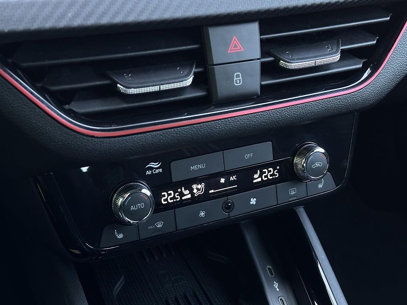 Škoda Kamiq 1.5TSi DSG Monte Carlo 150PS M - fotka 26 z 47