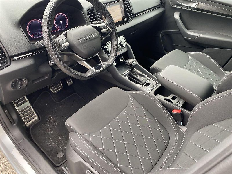 Škoda Karoq (2025) 1.5 TSI DSG Sportline - fotka 6 z 45