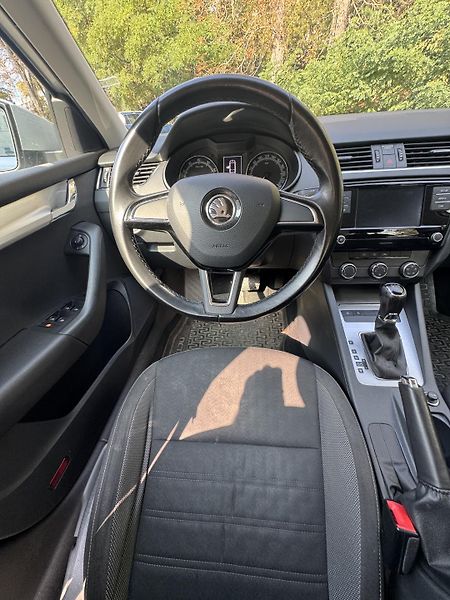 Škoda Octavia 1.5TGi původ ČR  - fotka 18 z 23