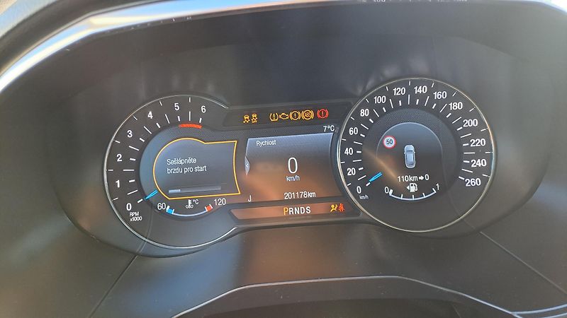 Ford S-MAX 2.0 EcoBlue Titanium REZERVACE - fotka 24 z 30