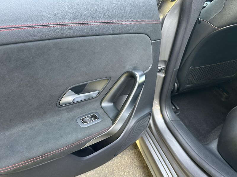 Mercedes-Benz CLA (2023) C180 AMG/PANAROMA/FACELIFT - fotka 30 z 44