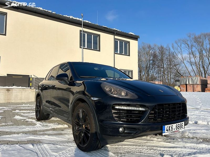 Porsche Cayenne (2013) 3.0 D 180 KW - fotka 28 z 28