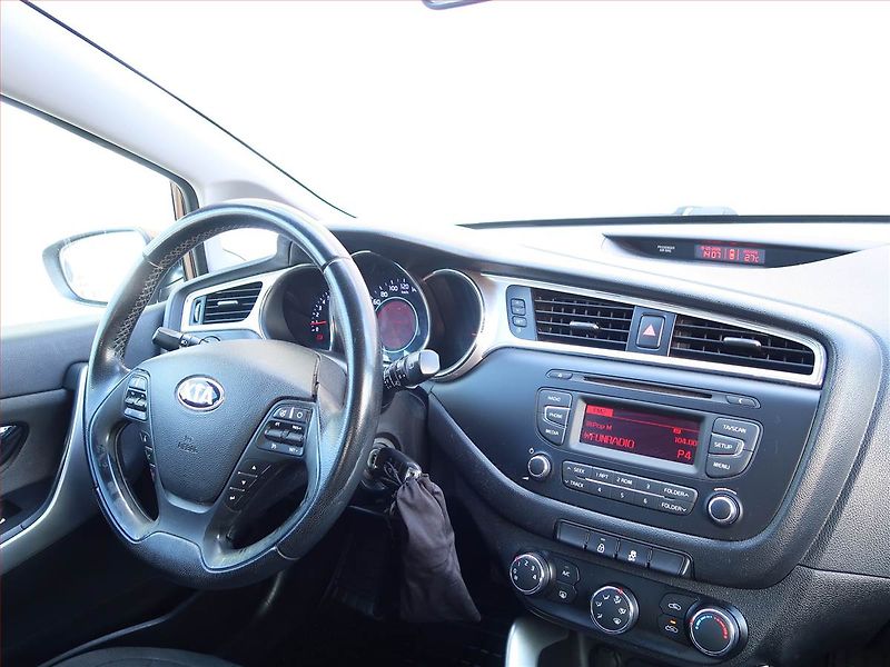 Kia Ceed (2016) 1.4 MPI, Tempomat - fotka 7 z 16