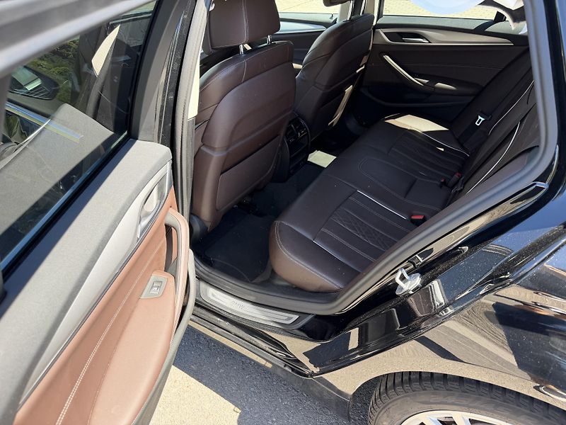 BMW Řada 5 Kombi 530e xDRIVE eDRIVE HEAD - fotka 18 z 20