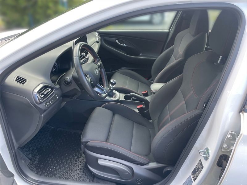 Hyundai i30 1,5 T-GDI N Line - fotka 7 z 11