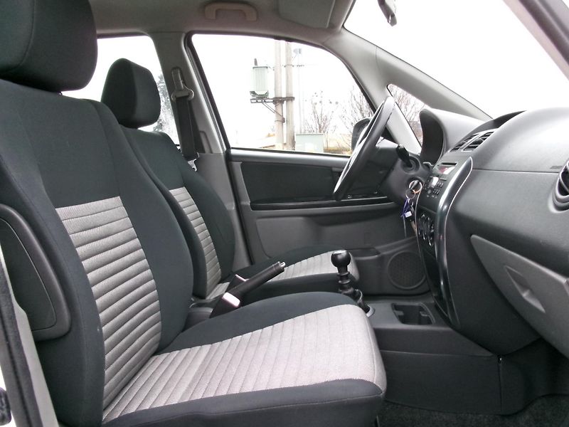 Suzuki SX4 (2009) 1.9DDiS 4x4 KLIMA výhřev TAŽNÉ - fotka 27 z 30