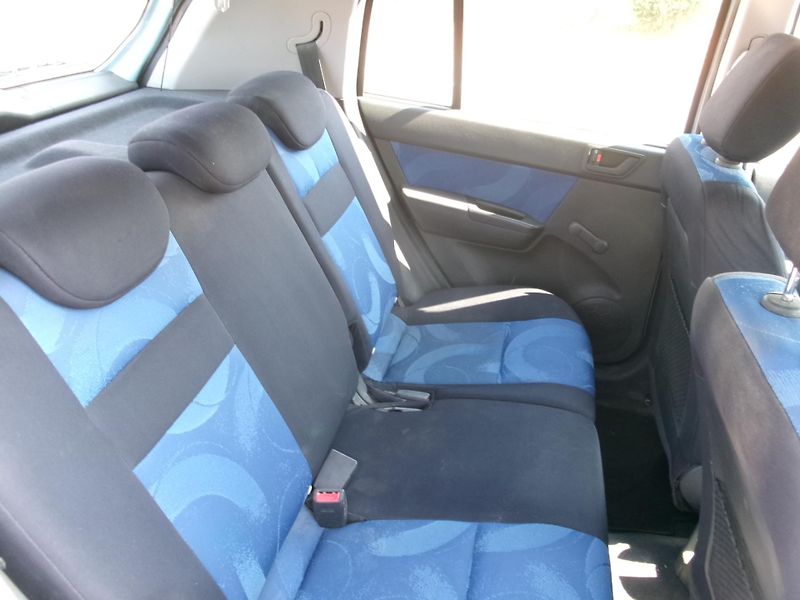 Hyundai Getz (2007) 1,4 16V KLIMA ČR TAŽNÉ - fotka 13 z 25