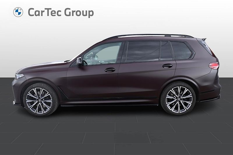 BMW X7 xDrive40i - fotka 3 z 15