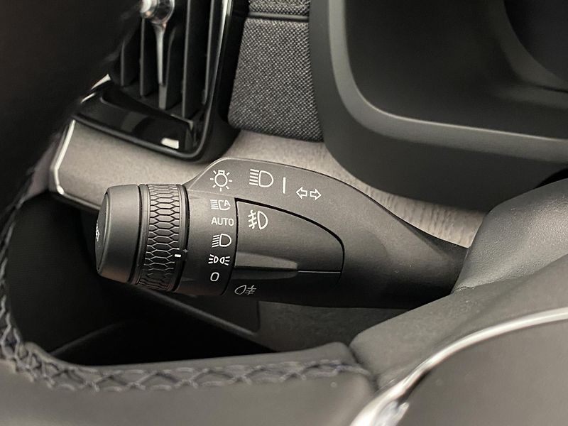 Volvo XC90 (2026) B5 AWD AUT DARK PLUS 7míst - fotka 33 z 70