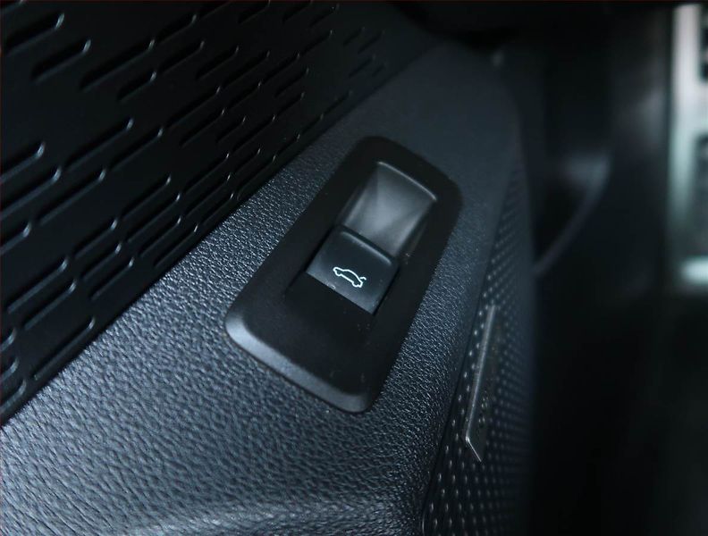 Škoda Octavia (2022) Scout 2.0 TDI, Scout,4X4,110KW - fotka 17 z 26