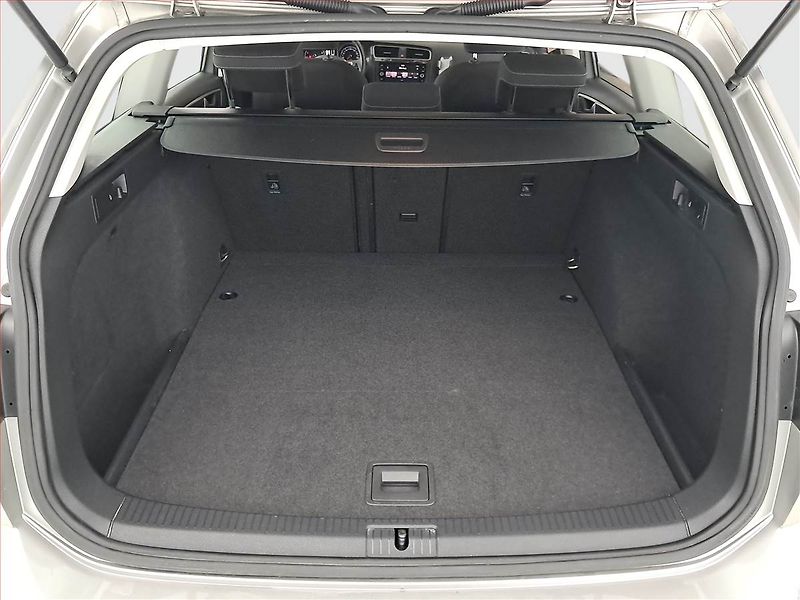Volkswagen Golf (2018) Highline 1.5 TSI, Serv.kniha - fotka 13 z 19