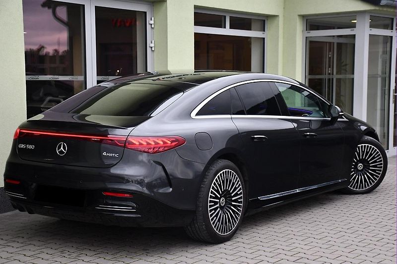 Mercedes-Benz EQS 580 4M AMG HYPERSCREEN 99%SoH - fotka 4 z 46