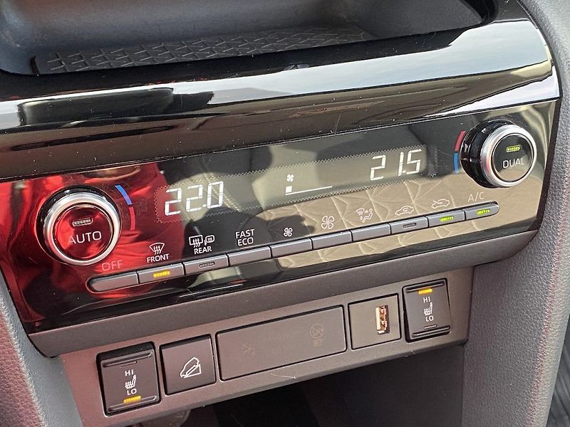 Toyota Yaris Cross 1.5HSD, ČR-1m, Executive, 4x4 - fotka 24 z 34