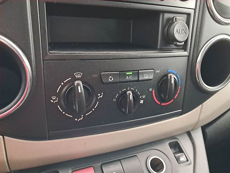 Peugeot Partner (2013) Outdoor 1.6 HDi, 5Míst, ČR - fotka 13 z 15