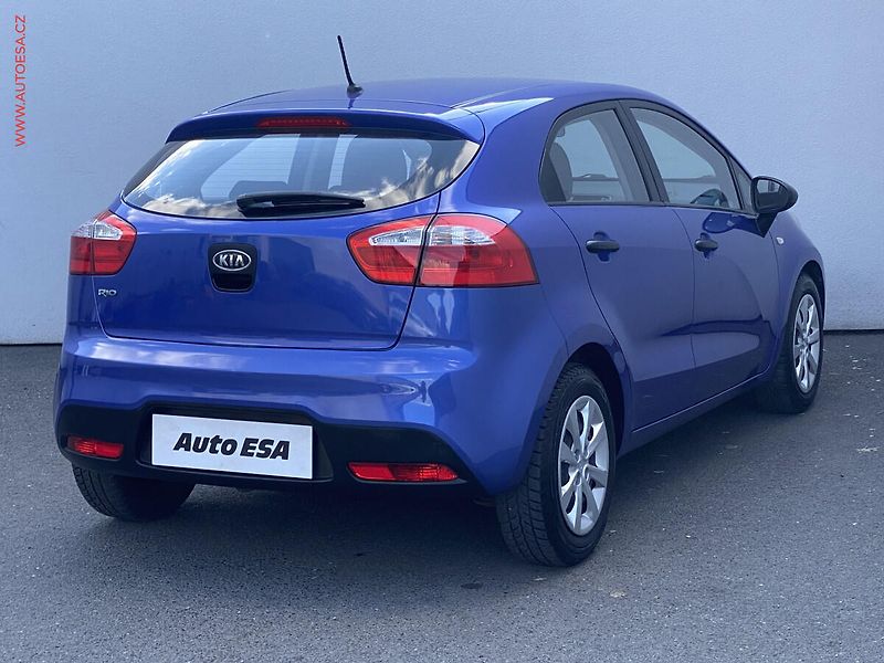 Kia Rio (2012) 1.2i, ČR, servis.kniha, AC - fotka 4 z 15