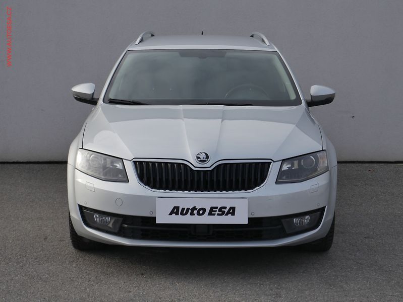 Škoda Octavia (2017) 2.0 TDi, ČR, L&K, DSG - fotka 2 z 25