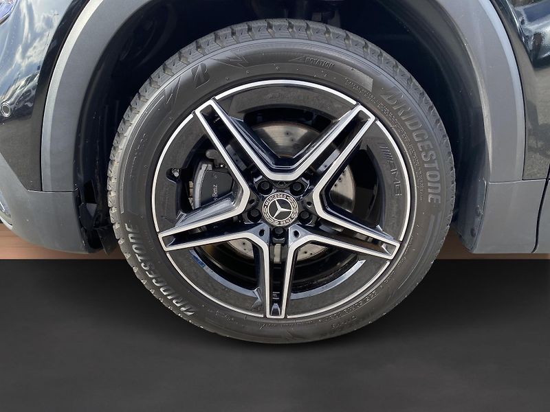 Mercedes-Benz GLB 200d 4M AMG - fotka 21 z 27