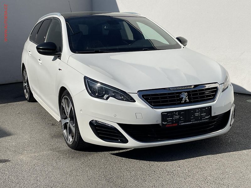 Peugeot 308 (2017) 2.0 HDi, GT, AT, LED, panor - fotka 1 z 23