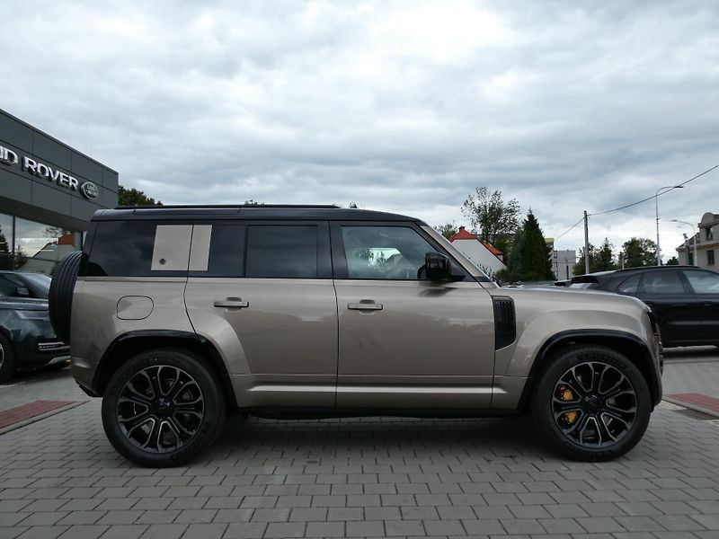 Land Rover Defender 110 4,4 OCTA P635 - fotka 6 z 48
