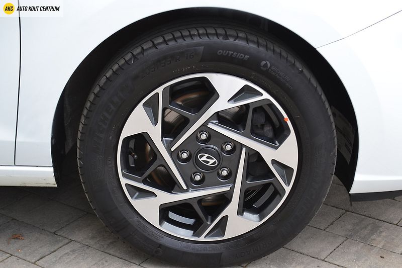 Hyundai i30 WG 1,5I MT SMART FAMILY NAVI - fotka 10 z 47