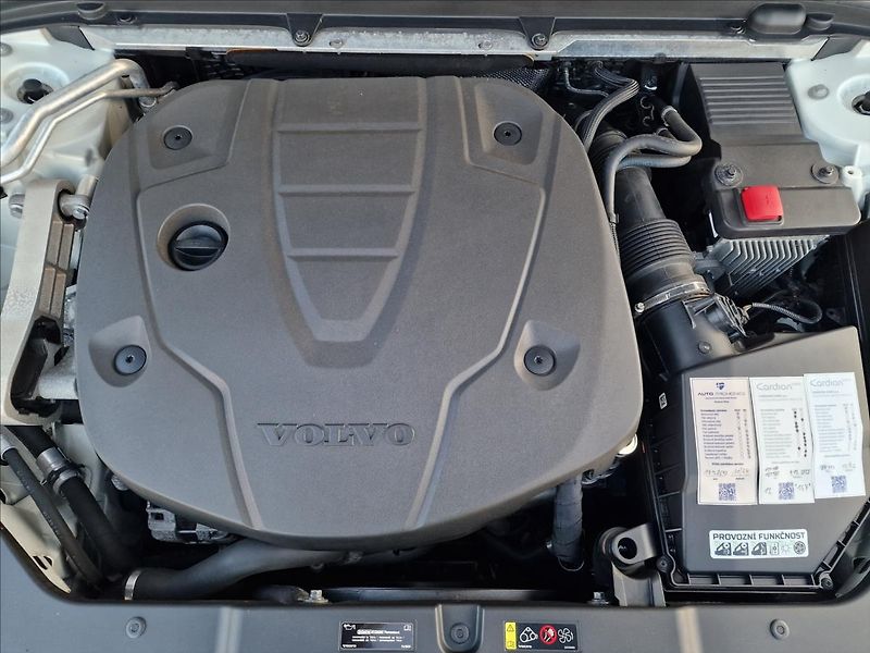 Volvo V60 D4 Cross Country AWD,ČR,1.Maj - fotka 48 z 50
