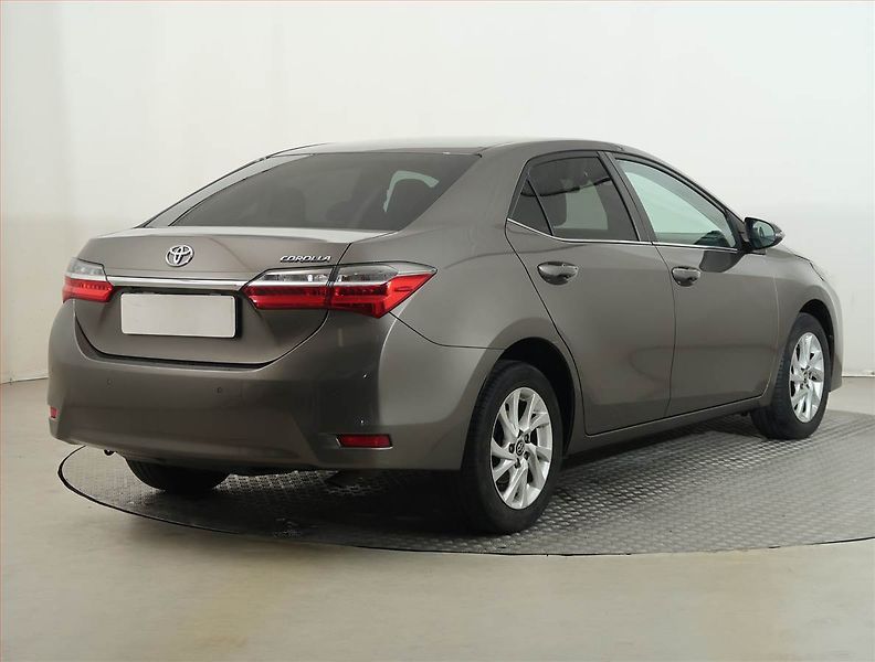 Toyota Corolla (2017) 1.6 Valvematic, ČR,1.maj - fotka 5 z 14