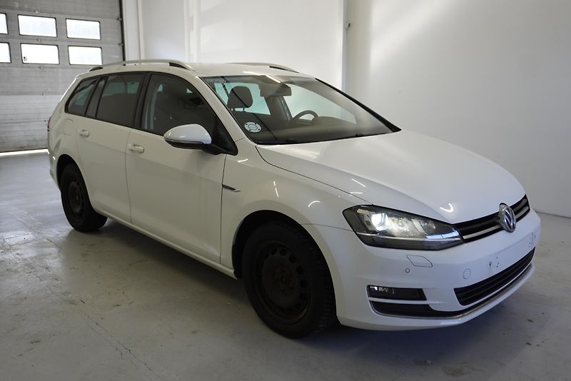 Volkswagen Golf 1.6 TDi - fotka 3 z 29