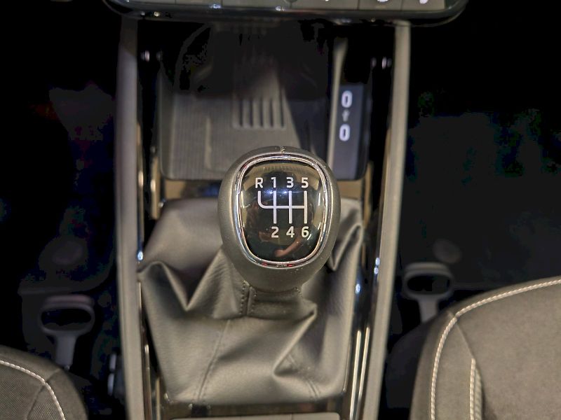 Škoda Scala (2025) 1.0 TSI 85 kW Monte Carlo - fotka 15 z 27