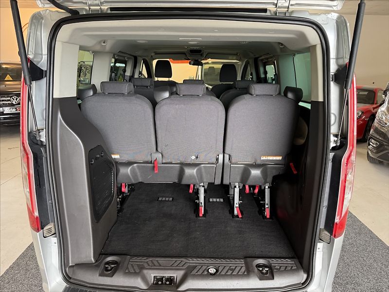 Ford Tourneo Custom 2,2 Titanium 114kW,po servisu - fotka 24 z 29