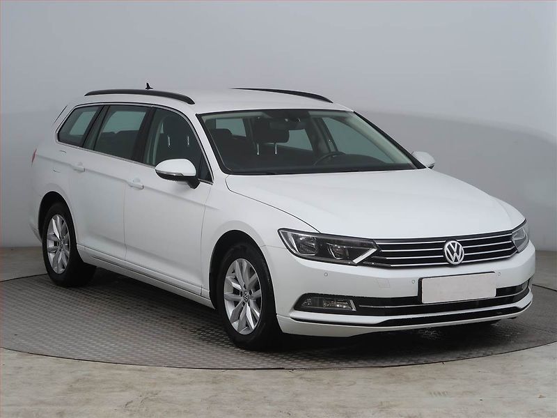 Volkswagen Passat (2015) Comfortline 2.0 TDI, Automat - fotografie inzerátu