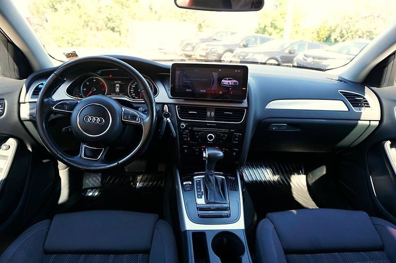 Audi A4 (2013) S-LINE 2,0 TDI 130 kW - fotka 29 z 63