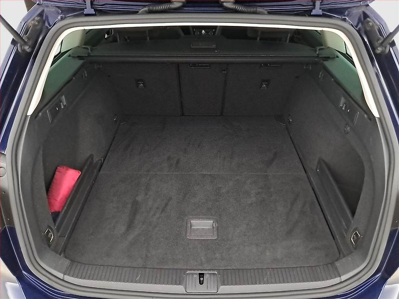 Volkswagen Passat (2018) 2.0 TDI, Automat, Navi - fotka 14 z 17