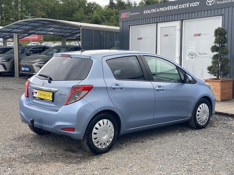 Toyota Yaris 1.33i, ČR, Active, automat - fotka 7 z 10