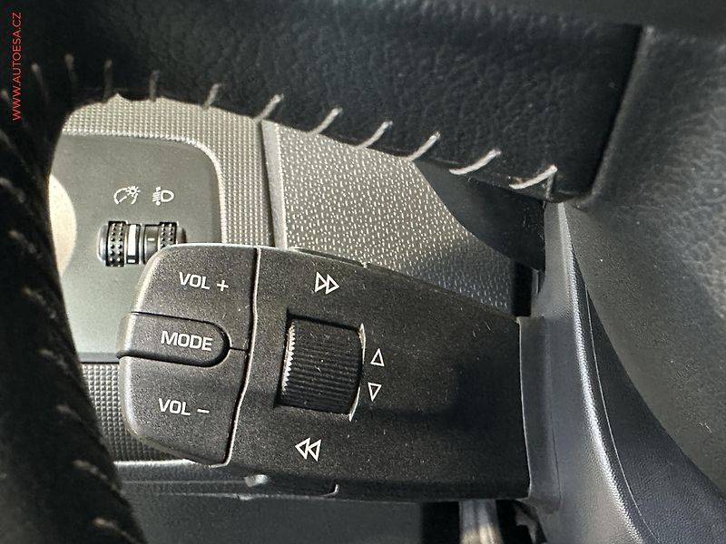 Seat Ibiza (2014) 1.2 TSi, Style, TZ, kola - fotka 16 z 19