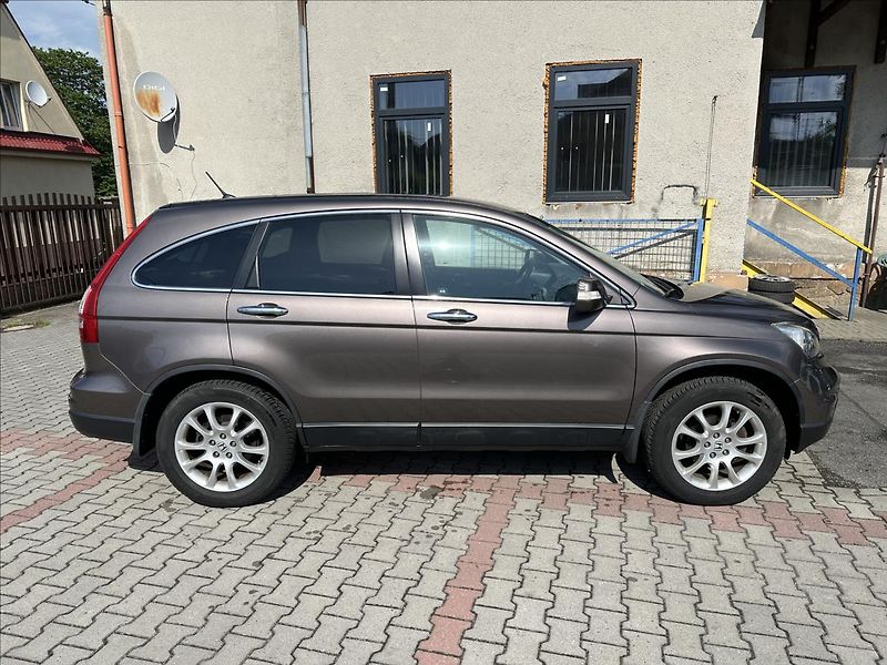 Honda CR-V 2,0 4x4 TAŽNÉ - fotka 2 z 25