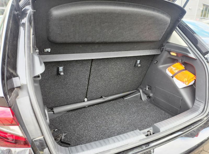 Škoda Fabia Top Selection 1.0 TSI 85 kW DS - fotka 23 z 25