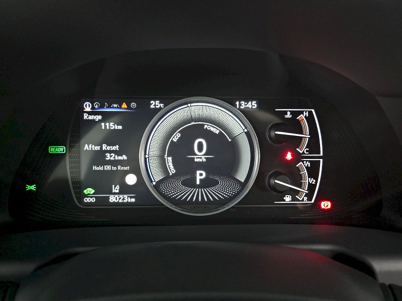 Lexus ES 300h (2025) 2.5HEV 218k Business Edition - fotka 11 z 33
