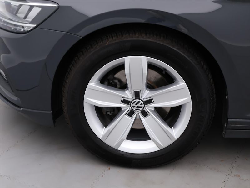 Volkswagen Passat 2,0 TDI 110kW Business Combi - fotka 23 z 30