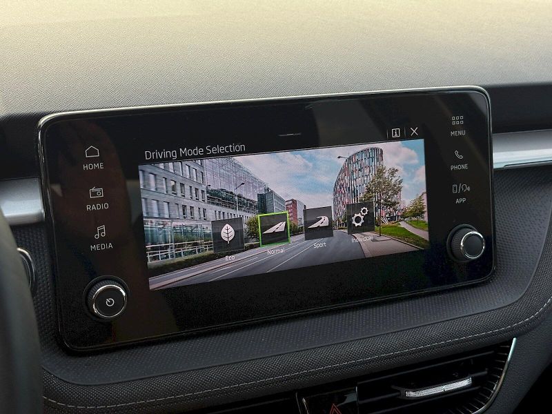 Škoda Fabia (2025) 1.0 TSI 85 kW TopSelection - fotka 17 z 21