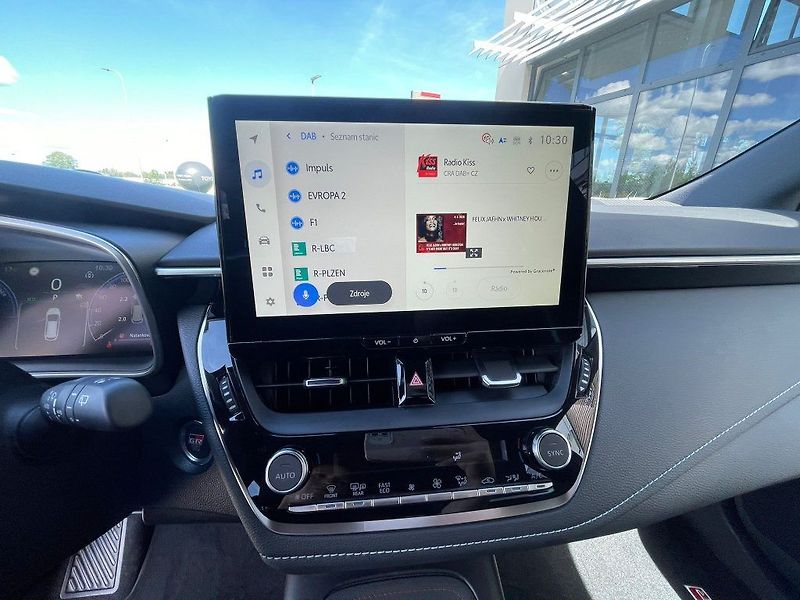 Toyota Corolla 2.0 Hybrid automat GR SPORT - fotka 18 z 29