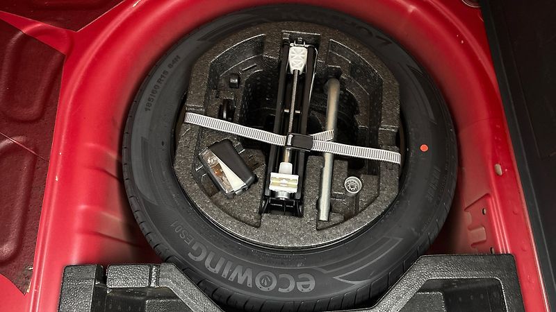 Škoda Fabia 1.0 TSI Ambition Combi - fotka 20 z 24