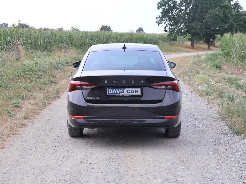 Škoda Octavia 2,0 TDI DSG Style+ DPH CZ - fotka 6 z 32
