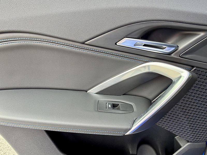 BMW X2 (2025) xDrive20dM ACC HUD Ad.LED PANO - fotka 14 z 48