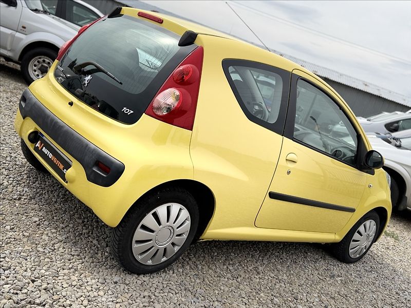 Peugeot 107 1,0 i 77tKm KLIMA SERVO - fotka 5 z 19