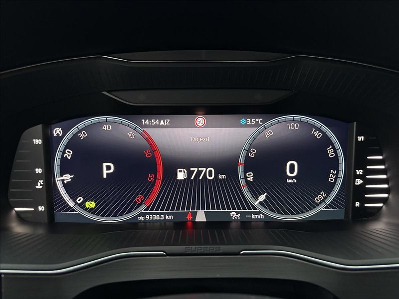Škoda Superb 2,0 TDI 110kW Style DSG - fotka 32 z 42