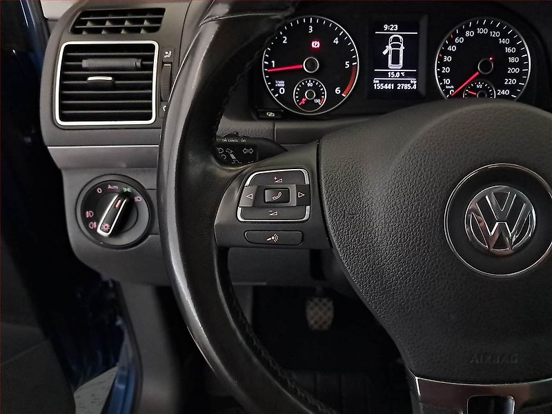Volkswagen Touran (2011) 1.6 TDI, 7 míst, Serv.kniha - fotka 17 z 22