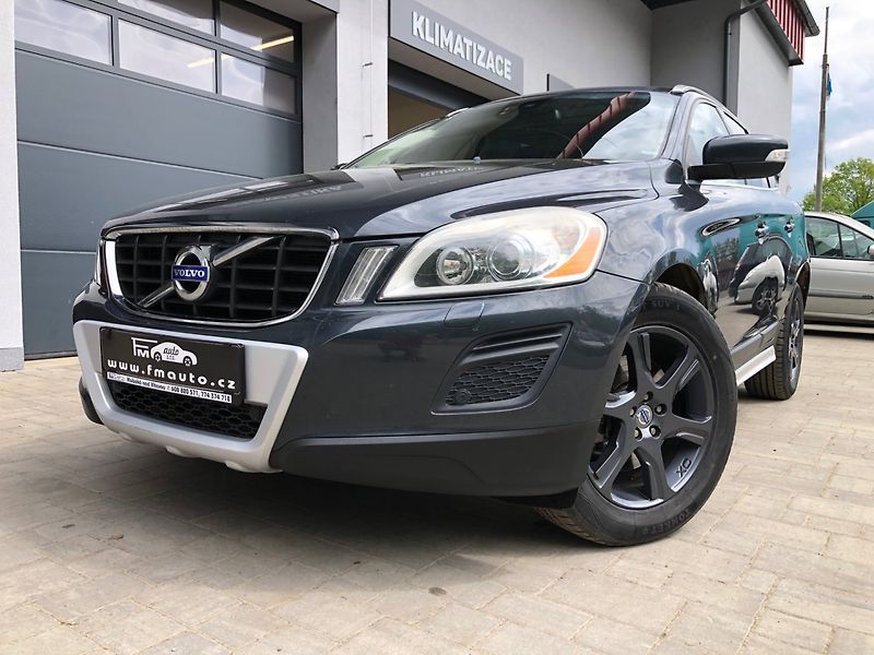 Volvo XC60 (2010) 2.4 D5 AWD - fotka 1 z 33