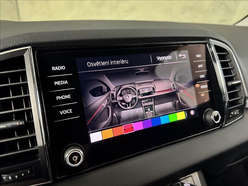 Škoda Karoq 1,5 TSi  DSG Style LED Kamera - fotka 30 z 44