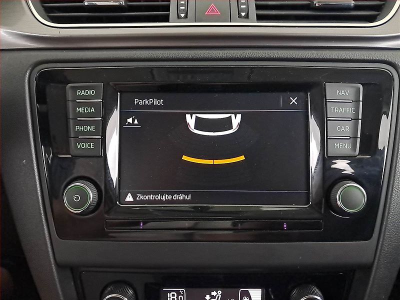 Škoda Rapid (2017) Spaceback 1.0 TSI, Navi - fotka 13 z 17