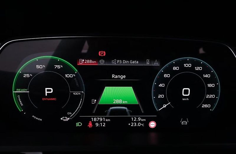 Audi Q8 e-tron 55 Q 360k Matrix Pano 4 zóny  - fotka 16 z 28
